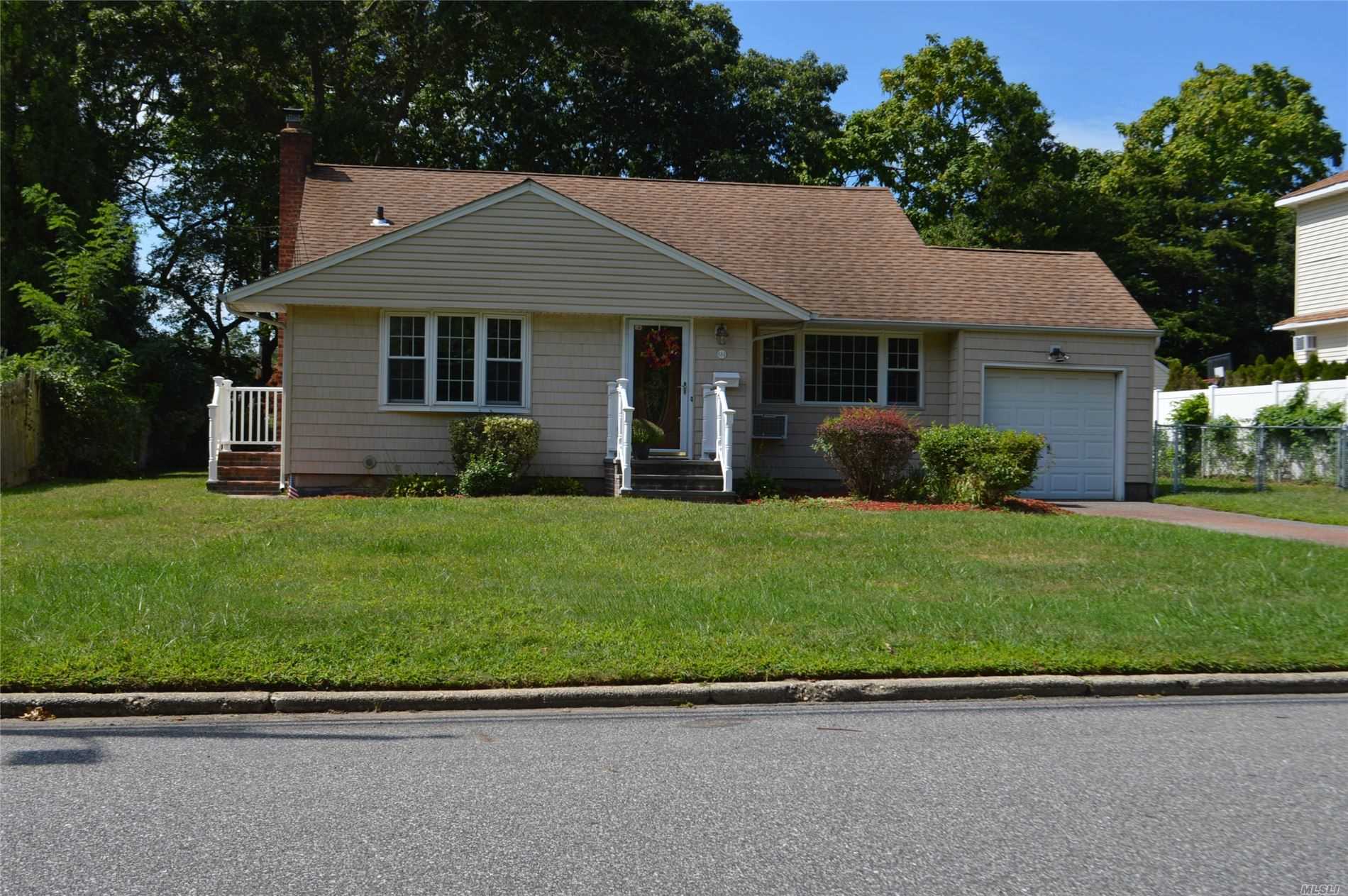 Start shows Monday 9/9/2019 Completely redone kitchen with ss appliances, redone wood floors, new carpet in family room, all freshly painted just bring groceries and move in. Great flat yard Picture to follow