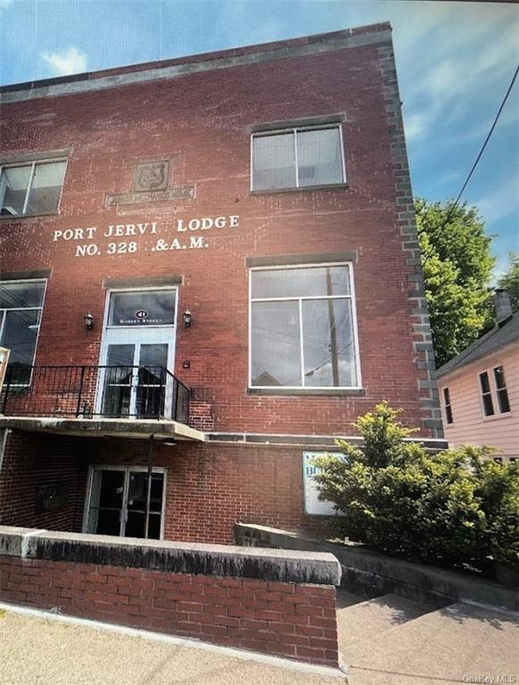Commercial Lease in Port Jervis - Sussex  Orange, NY 12771