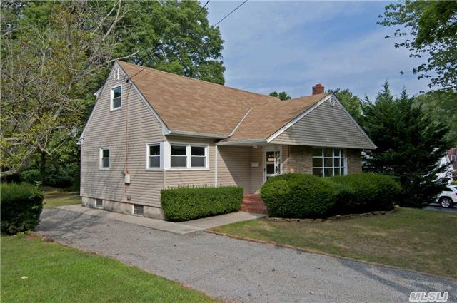 Custom Built Super Spacious Cape Cod. Enormous Country Kitchen W/Dining Area. Hardwood Floors. Tall 8Ft Basement W/Outside Entrance. All In Desirable North Of Maplewood Road Location. (Substantial Tax Grievance Candidate)