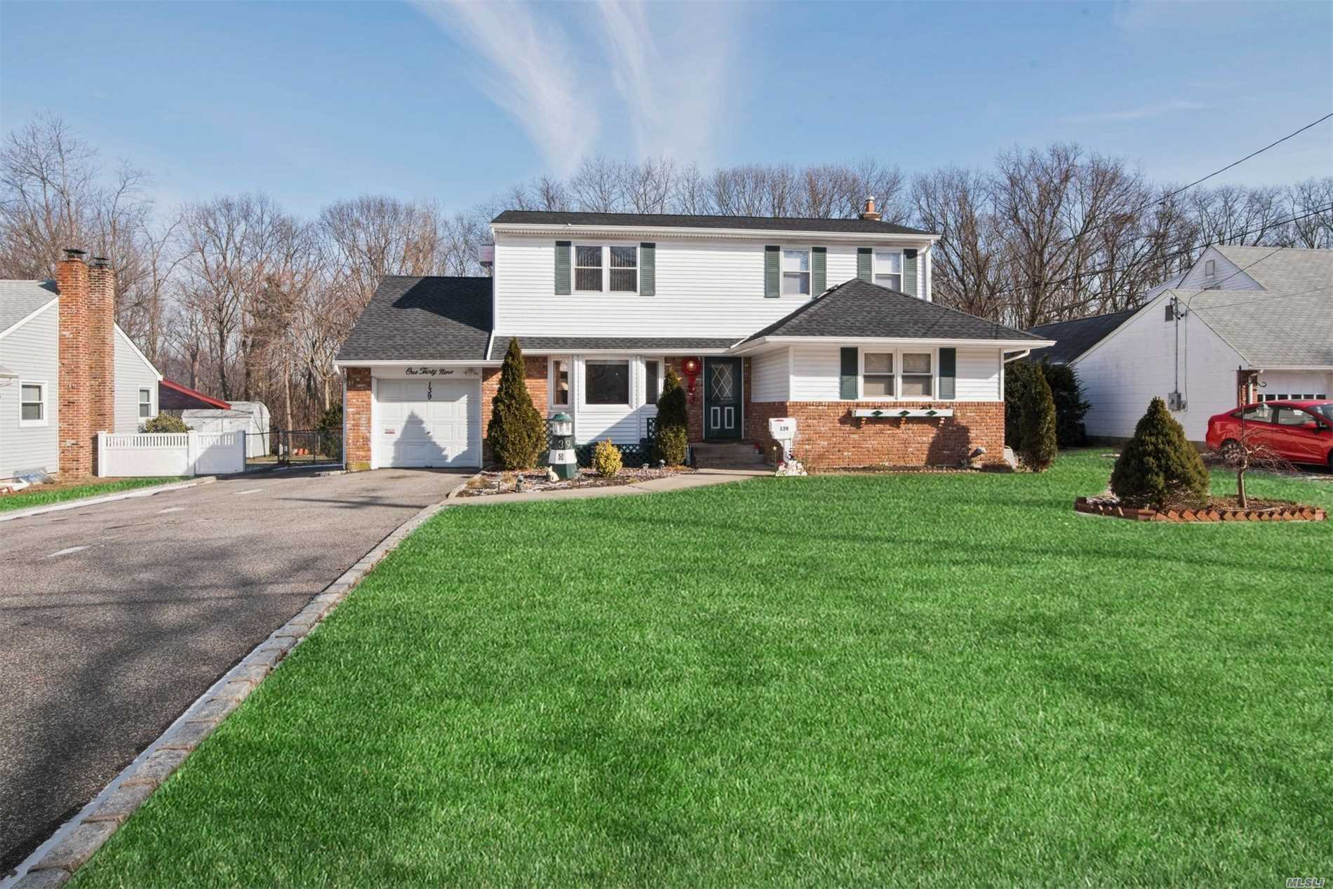 Gorgeous 5 Bedroom, 2 Bathroom, Expanded Cape. New Roof, New Bathroom, Quiet Street. Over .25 Acre Lot, Above Ground Pool. 1 Car Garage. Full Finished Basement With Separate Outside Entrance. Open Concept Kitchen And Living Room. Completely Renovated 2nd Floor. 220 Amp Service. This Is A Must See!!