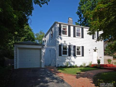 When Location Is Important This South Park Colonial With A Magnificent Backyard, Large Master Fits A California King-Size Bed, Living Room With Fireplace, Renovated Eat In Kitchen, Plus Plenty Of Storage In The Basement. This Could Be Your New Address. Don't Miss This Move In Condition Home