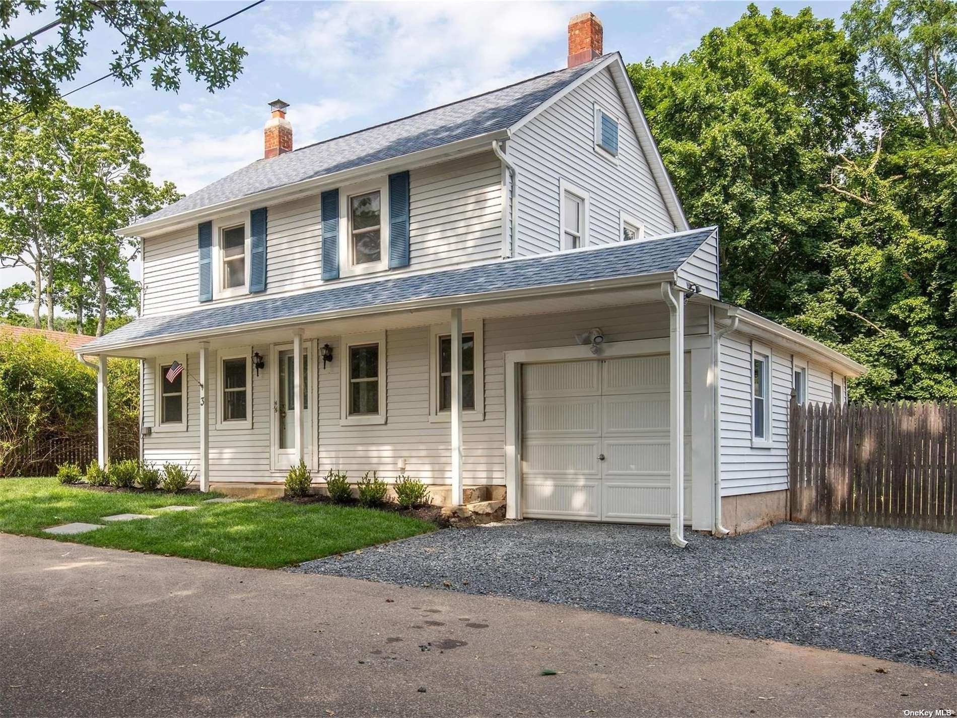 Single Family in Shoreham - Rosewell  Suffolk, NY 11786