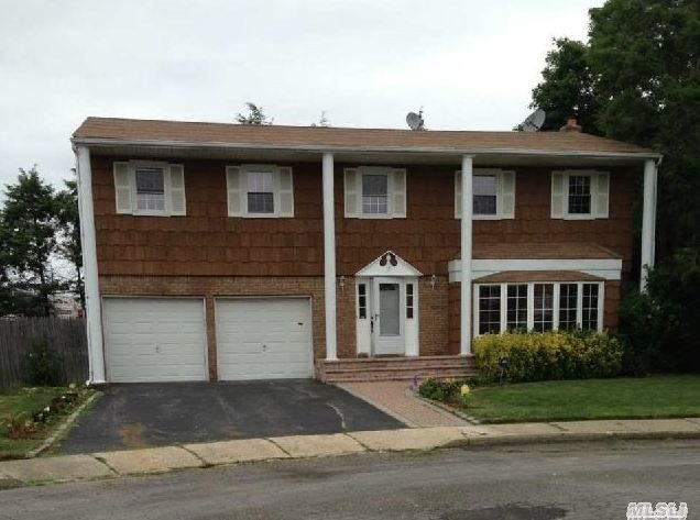 All Updated Colonial, New Wood Floors, New Eik W/Cabinate+Granite, S/S Appliences, Sep Hw Heater, Nu Boiler, Skylt, Updated Roof, Cac, 2 Car Ee Gar, Syosset Schools, Close To Transportation.Great Buy.$927.00 Of Star Is Not Reflecting Into Taxes, ..