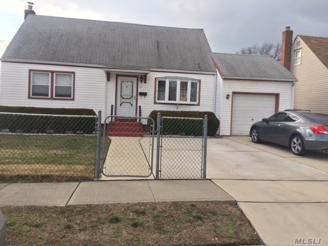 Lovely 4 Bedroom Home On Quite Block, Finished Basement And A Lot Storage Space. Private Driveway Conveniently Located To Shopping , Mall,  Restaurants & Parkways.Supper Low Taxes. Excellent Condition