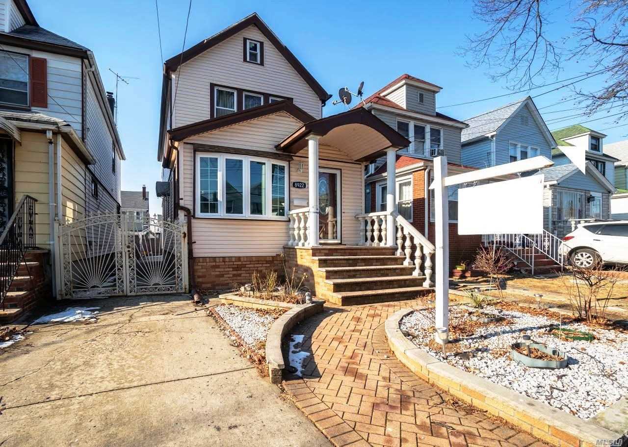 This Beautiful Detached 1 Family Colonial Style Home Located In Queens Village Only 2 Minutes Away From The Q1, Q27 And Q88 Bus Line. It Features 3 Bedrooms, Formal Dining Room, A Beautifully Renovated Kitchen With Granite Counter Top And Stainless Steel Appliances, A Full Finish Basement With Separate Entrance, Laundry Room Washer And Dryer, Private Driveway With A Large Backyard. Too Many Features To Mention. Reserve Your Appointment Now Before Its Gone !!!