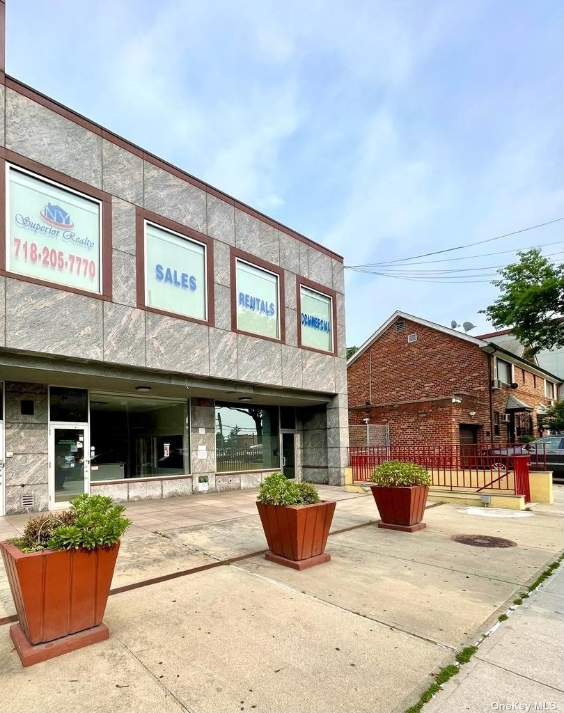 Commercial Lease in Maspeth - 69th  Queens, NY 11378