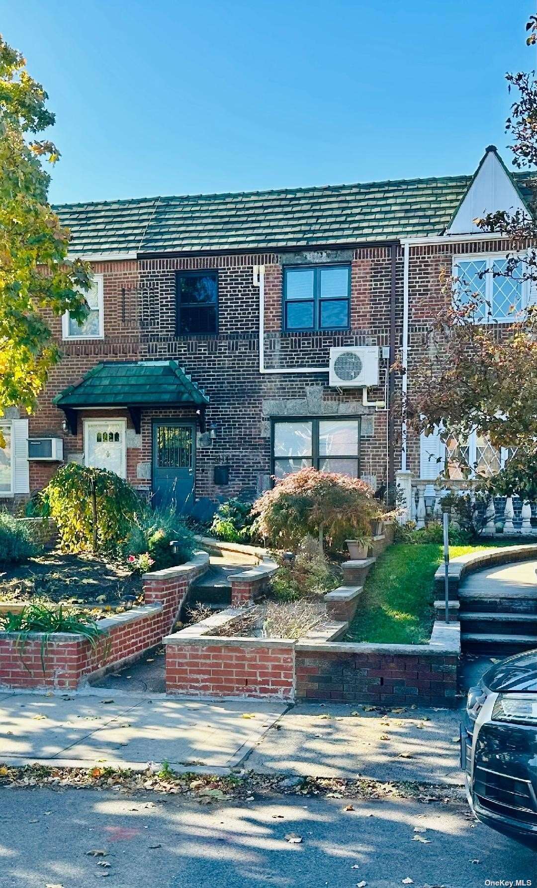 Single Family in Middle Village - 77th  Queens, NY 11379