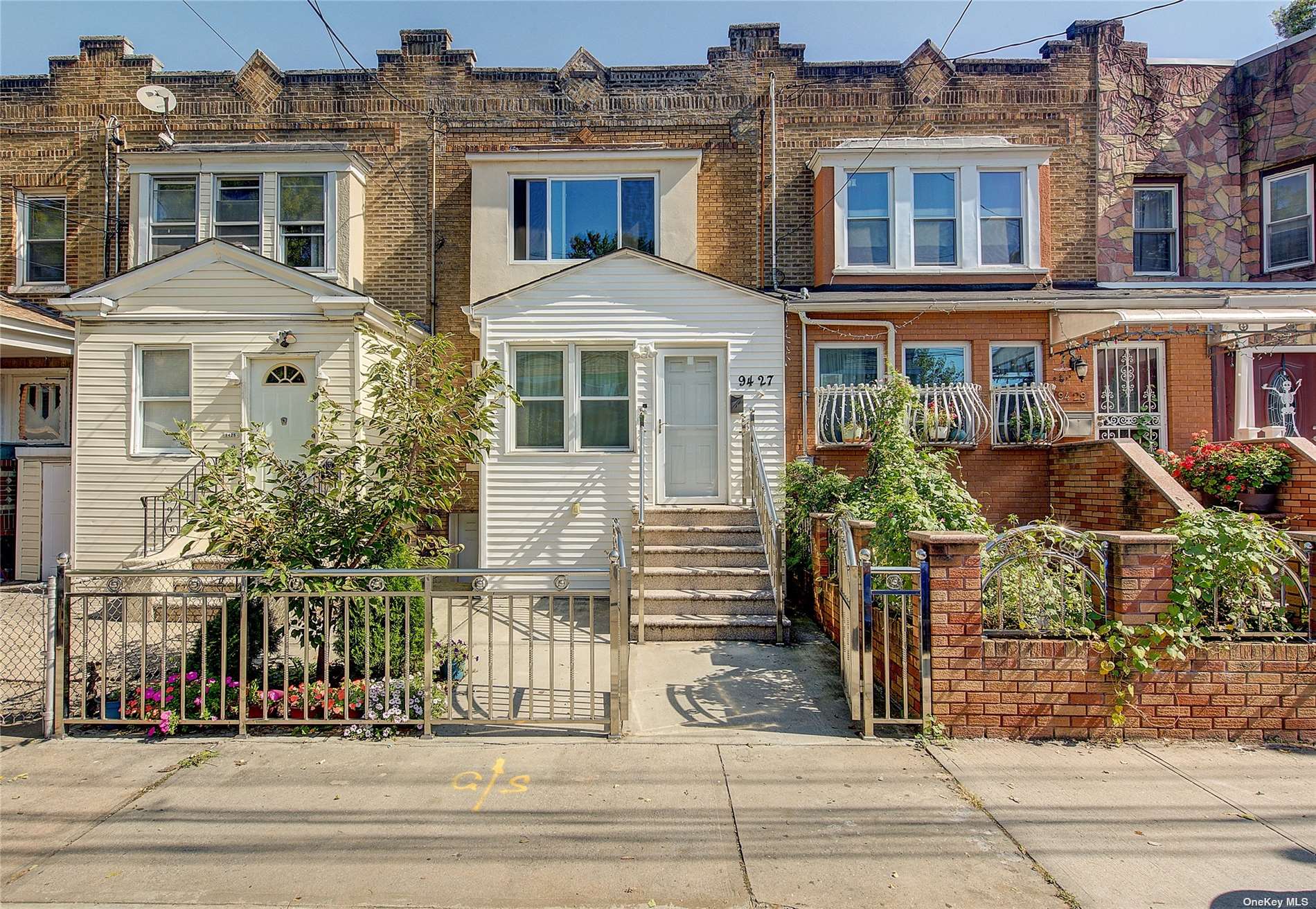 Single Family in Ozone Park - 75th  Queens, NY 11416