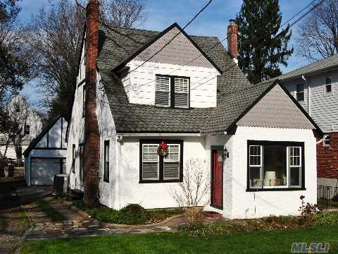  Beautiful Renovated House.5 Bedrms 2.5 Bath Over 2000 Sq Ft Living Space Plus Big Attic & High Ceiling Basement With Seperate Entrance. Great Location, Close To Little Neck Pkwy,Northern Blv & Lie. Also Located Near Public Transportation That Goes To Manhatta Etc.Near Super Market.   Great Neck South Schools. Possible To Use As 2 Family House Or Mother Daughter.