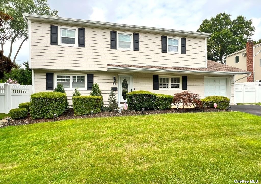 Listing in Old Bethpage, NY