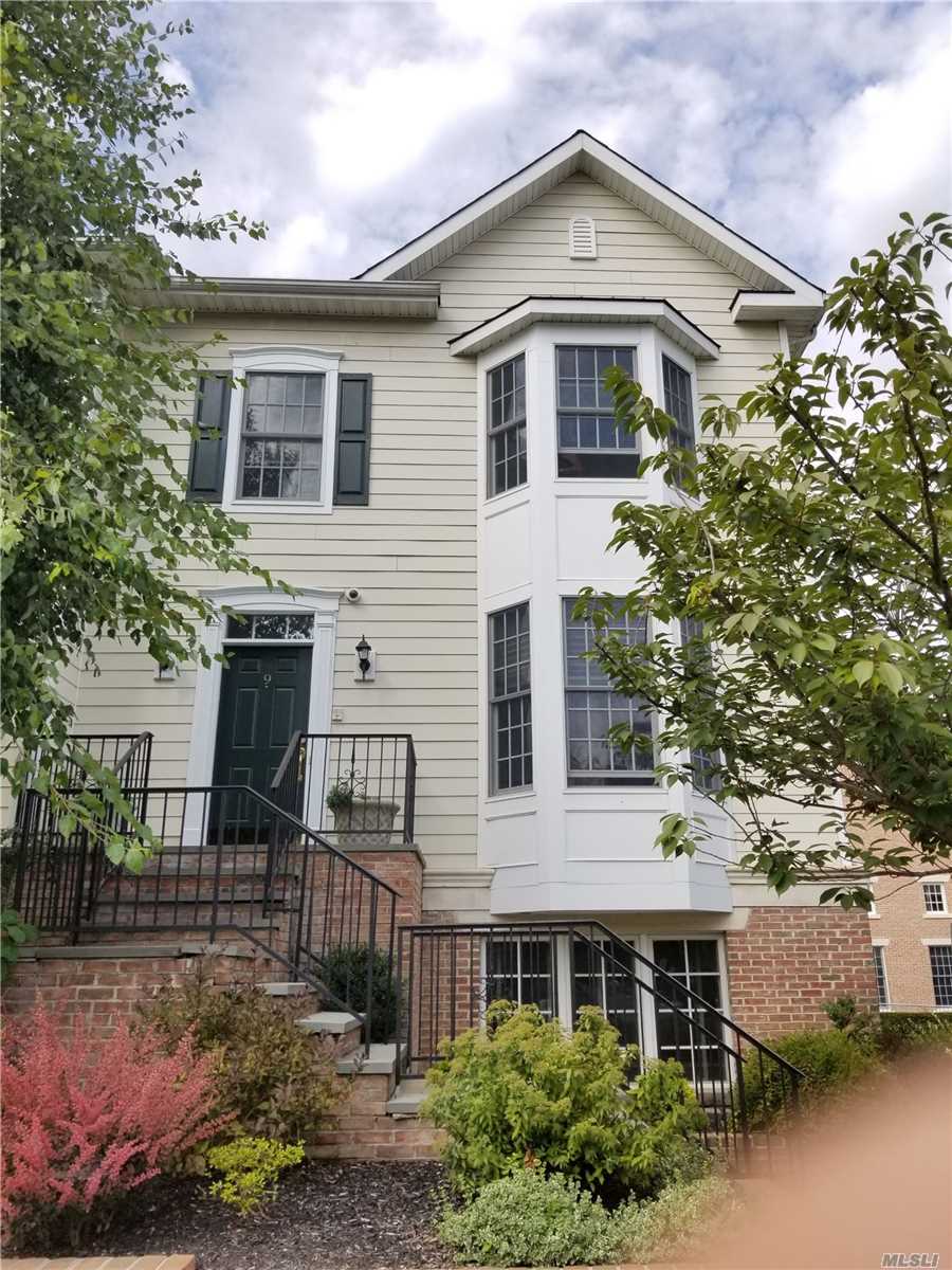 Beautiful Corner Unit Townhouse in the Heart Of Oyster Bay. Each Bedroom is En Suite with 2 Car Heated Garage, This unit has an Elevator with Beautiful Mill Work, Stainless Steel Appliances w/ Gas Fireplace, Balcony, and much more!!