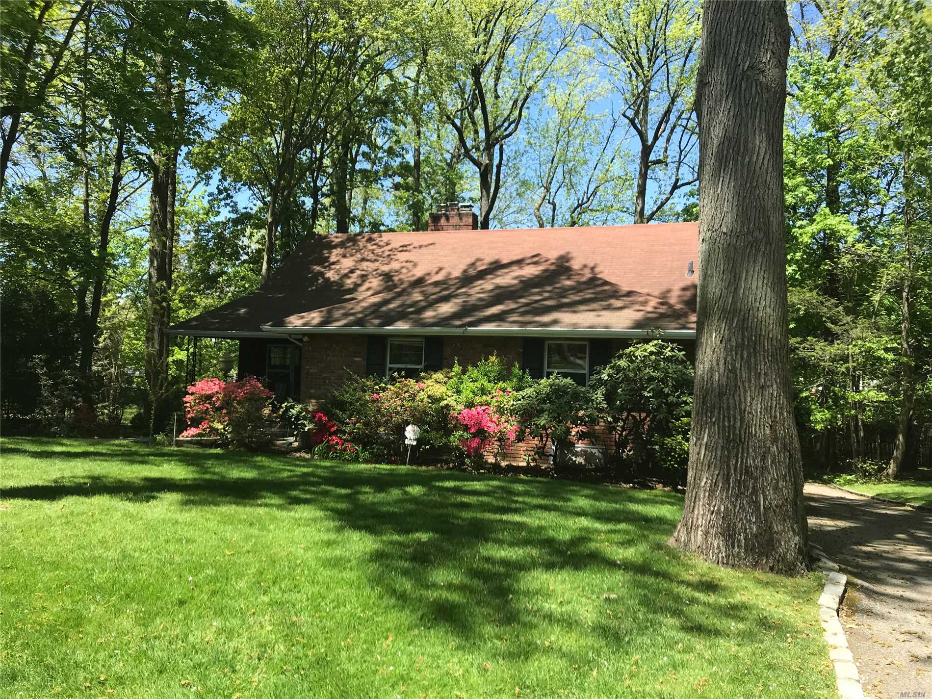 Wonderful Family Home in Thomaston. 4 Blocks to LIRR, Shops and Town. Room for Expansion. Updated Oil Burner and CAC. Fireplace in LR and Kitchen. Underground Sprinklers in the Front. Large Deck off Kitchen. Huge Finished Basement.