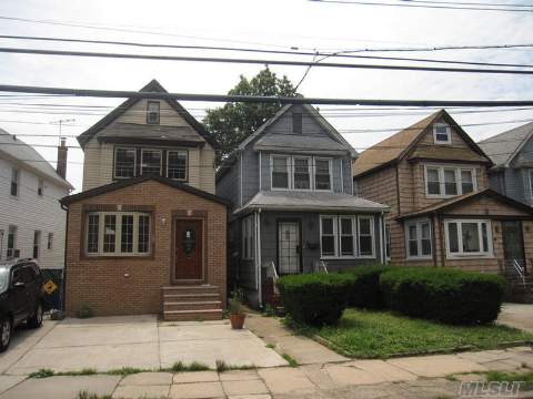 Briarwood, Custom House, Fully Renovated, Excellent Location, 30 Mins To Nyc. Walk To Train, Buses. 