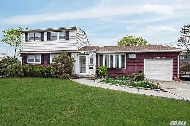 Exp Ranch South Of Montauk In Waterfront Community. Large Mbr On 1st Floor. H/W Floors Throughout,  Maint Free Exterior. Home Redone,  Updated Roof,  Windows,  Driveway. Garbage Disposal In Kitchen,  Igs,  Sep H/W Heater. Taxes W/Star $9932.55