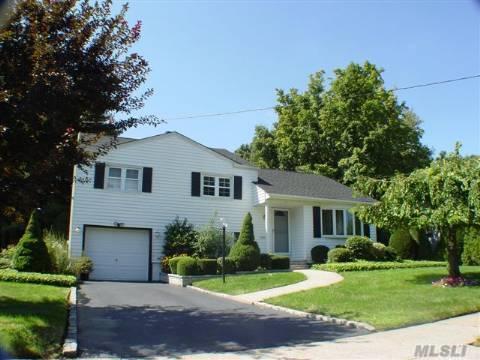 Mint & Expanded White Birch Split That Features, Eik W/Center Island & Top Of The Lind Appliances, Flr W/Large Anderson Wndws, Fdr W/Vaulted Ceilings, Sliding Glass Drs To Deck, Master Ste W/3 Closets, Vltd Ceilings & Jacuzzi & Stalled Shower. Ceramic Tiles Flrs & Hi Hats. Family Rm W/Fplc & Skylights, 3 Zone Cac, 3 Zone Gas H/W Heating System. Fire Alarm, Igp/Igs