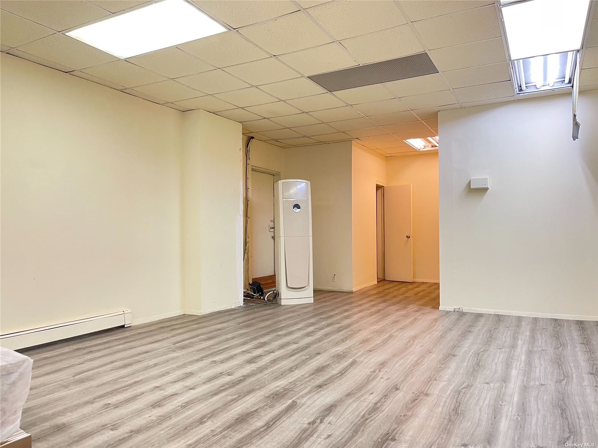 Commercial Lease in Maspeth - Flushing  Queens, NY 11378