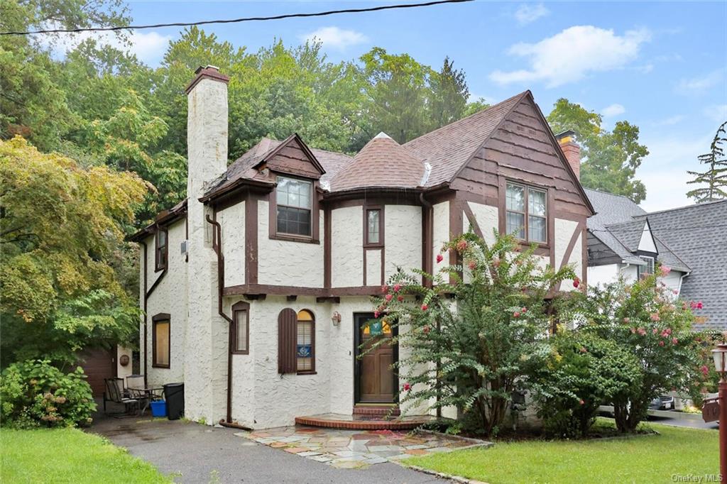 Single Family in Eastchester - Parkview  Westchester, NY 10708