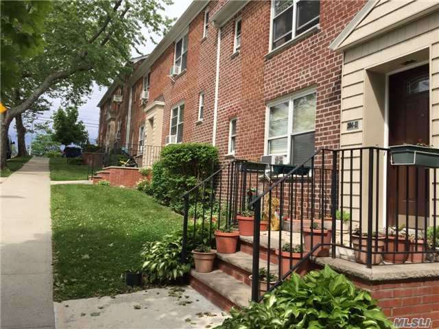 Bright One Bedroom Upper Unit With Separate Kitchen, Easy Parking & Close To Bus Q28 And Lirr