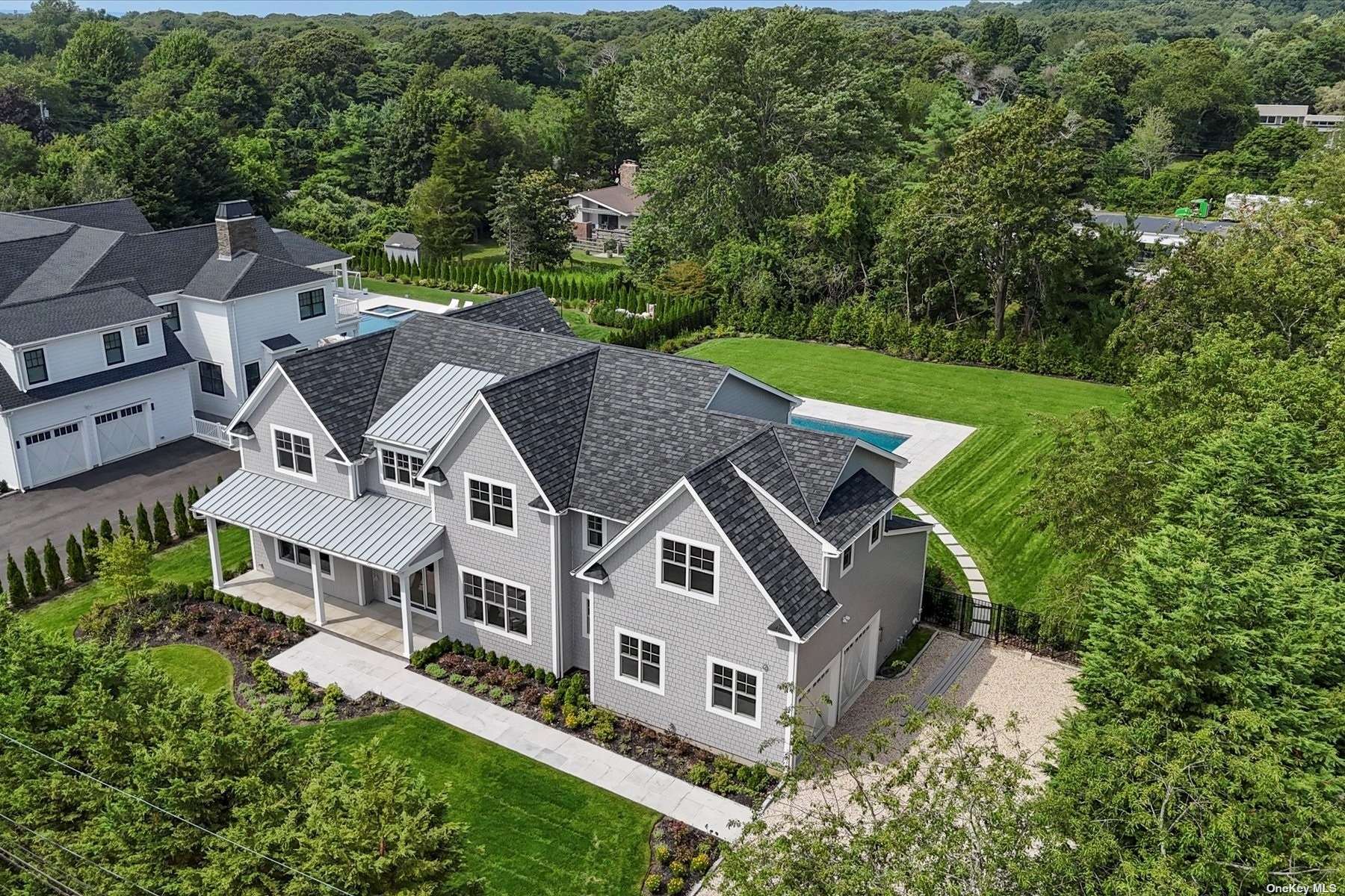 Single Family in Southampton - Country Club  Suffolk, NY 11968