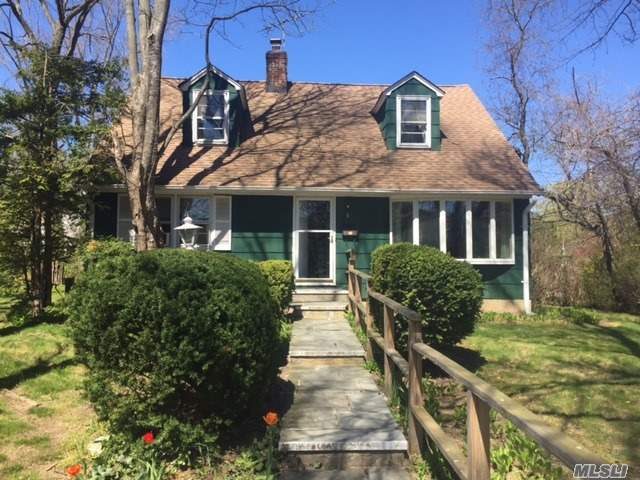 Original 6 Bedroom 2 Bath Home From 1950'S Could Be 5Brm & Den On Cul De Sac. Eat In Kitchen , Living Room/Dining Room Combo And Full Basement.Near Parks And Transportation.