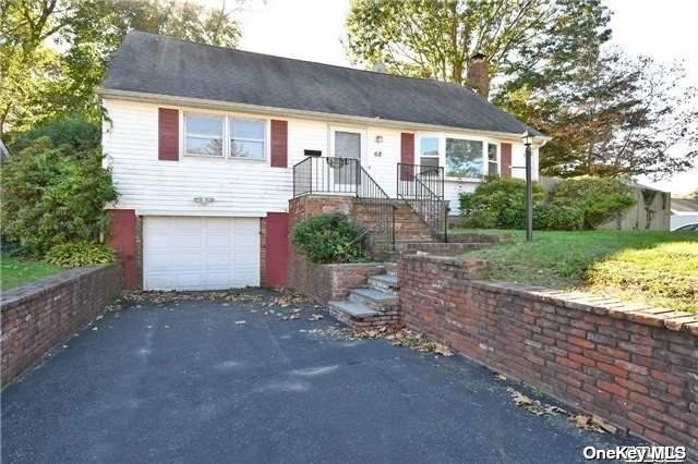 Two Family in South Huntington - Murdock  Suffolk, NY 11746