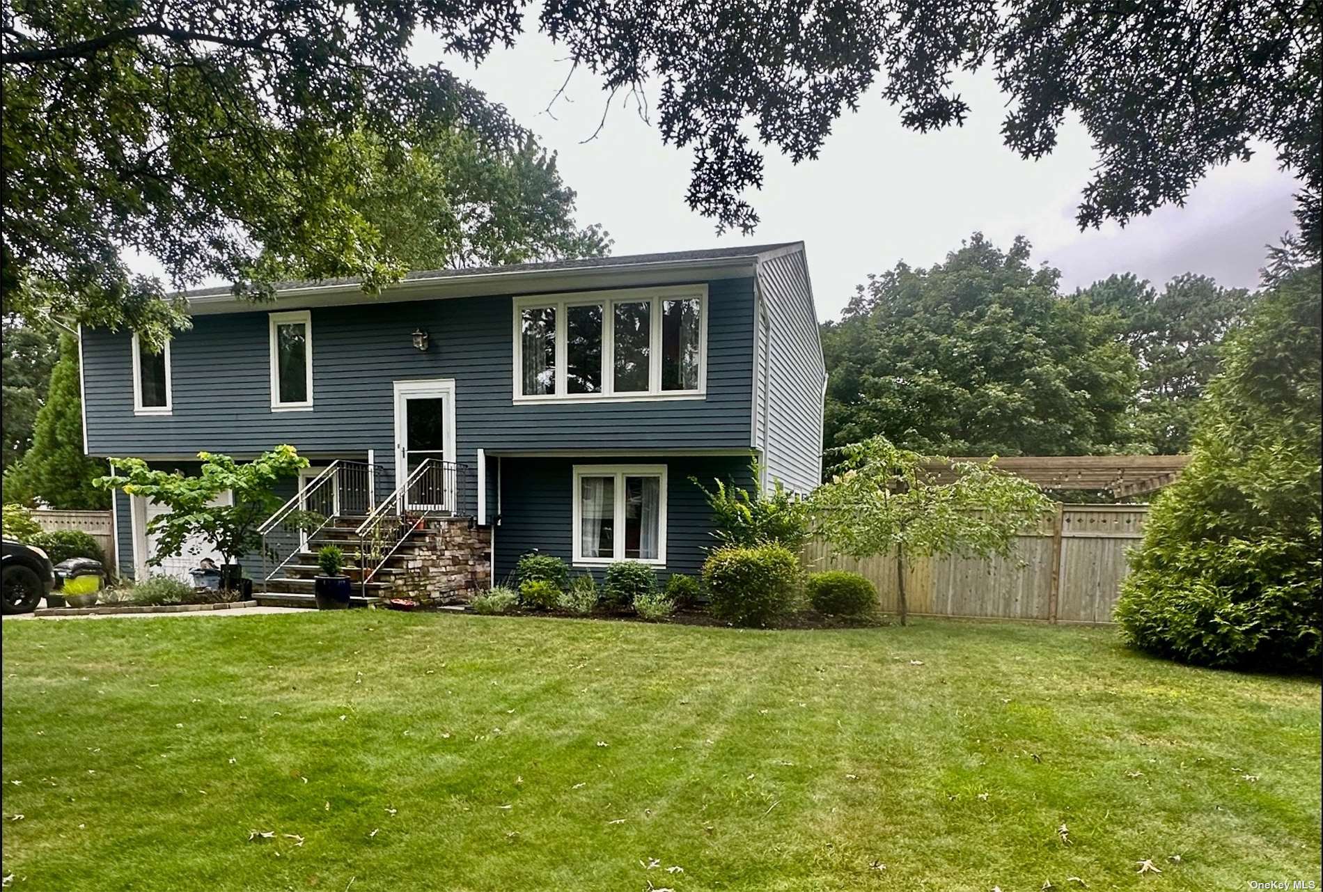 Single Family in Bohemia - Central  Suffolk, NY 11716