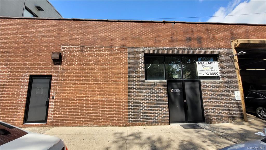 Commercial Lease in Mount Vernon - Macquesten  Westchester, NY 10550
