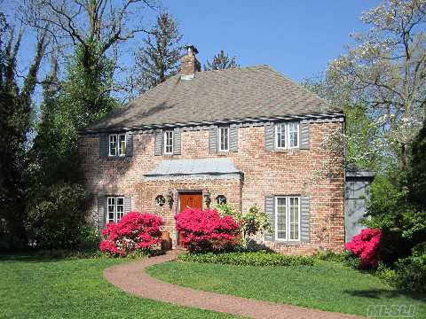 Classic 4X3 Brick Col Quietly Situated At The End Of A Cul De Sac On 1 Of The Most Sought After Sts In Port Wash Estates,Beautifully Renovated& Updated On .65 Acres W/Beach,Dock& Mooring Rts,An Oppt Not To Be Missed.