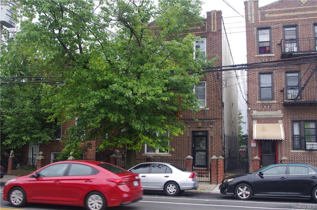 Commercial Sale in Bronx - Bronxwood  Bronx, NY 10466