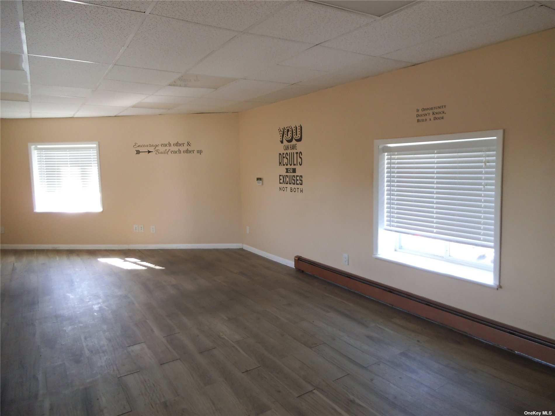 Commercial Lease in Richmond Hill - 101st  Queens, NY 11418
