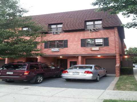 Great Location!!  Quiet Block, Top Floor 3 Br/2 Bth, Sunny, Corner,Unit Sold With Garage!!