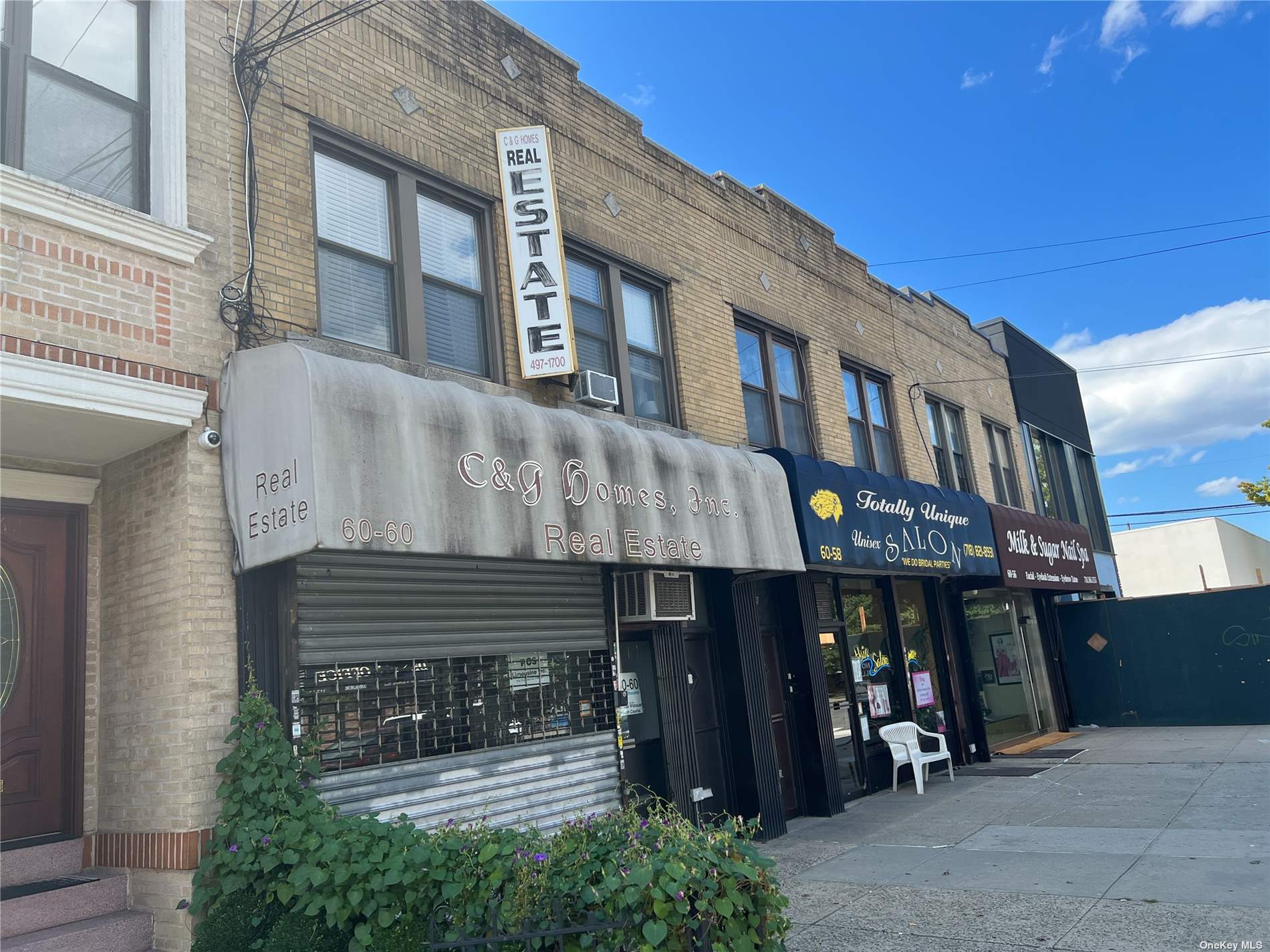 Commercial Lease in Maspeth - Fresh Pond  Queens, NY 11378