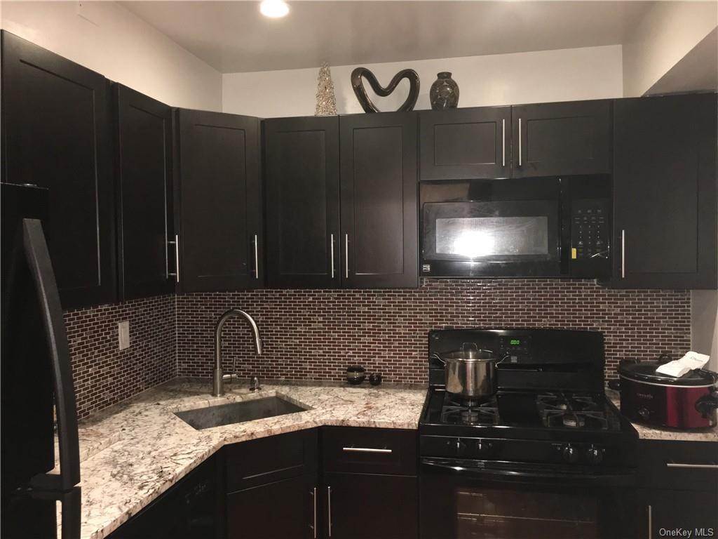 Apartment in Clarkstown - Town Hill  Rockland, NY 10954