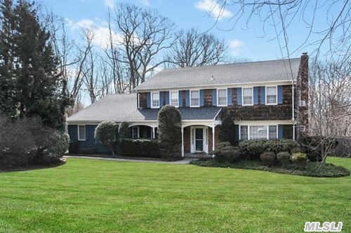 Large Center Hall Clarendon Built Colonial Situated On Private 1 Acre Cul De Sac. Pristine Hardwood Floors Throughout. Peace And Serenity Surround This Home.