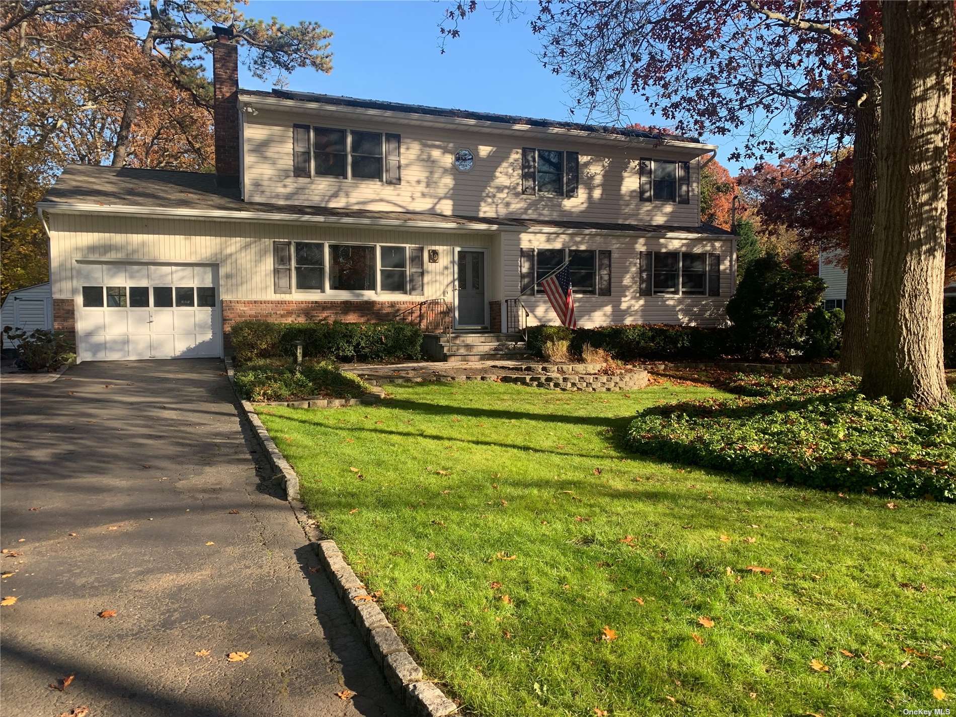 Single Family in Nesconset - Millan  Suffolk, NY 11767