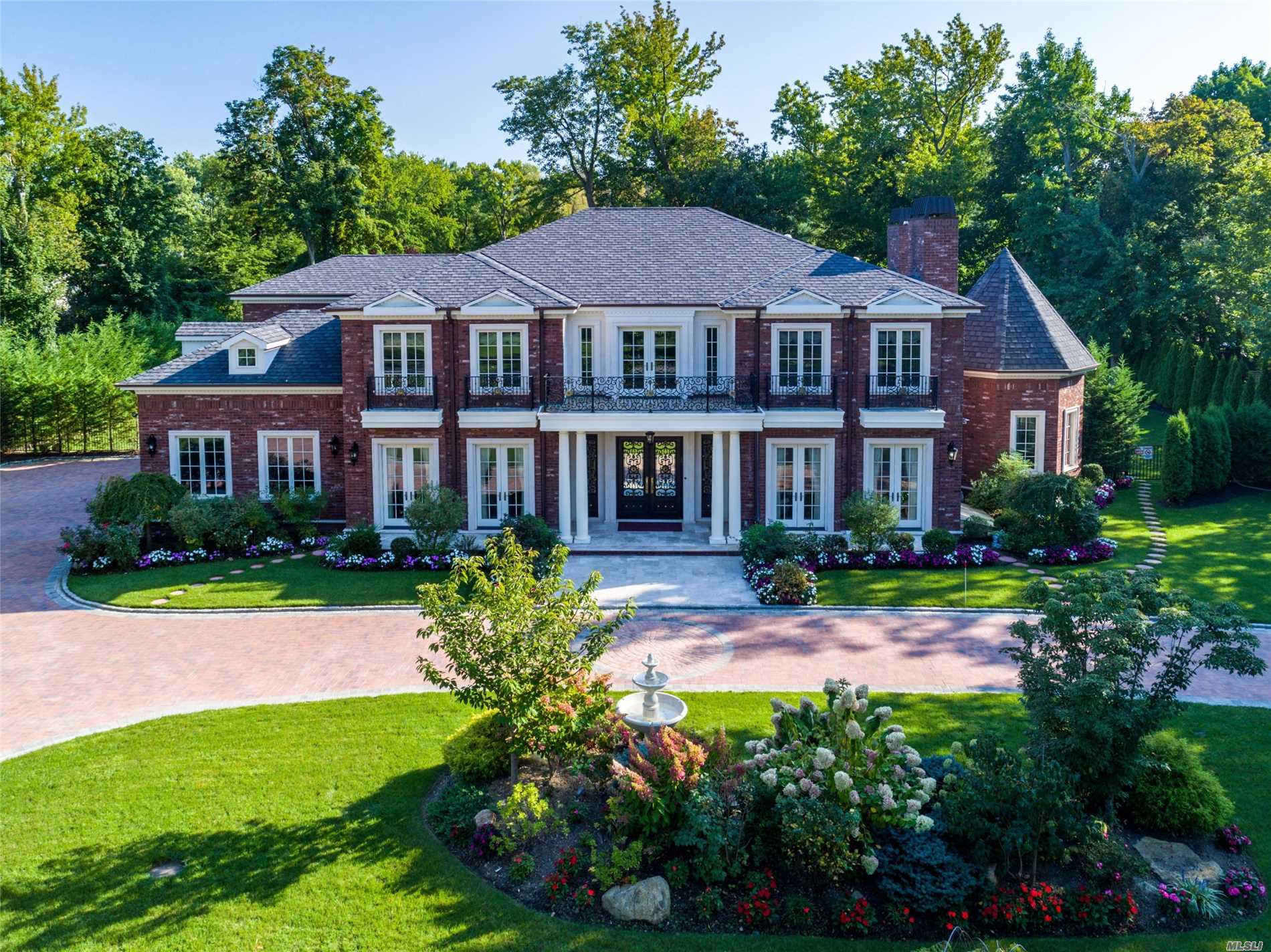 Beauty + Style Abound In This Exquisite 7200 Sq Ft New C//H Colonial Set On Shy Of 1 Picturesque Acre On One Of Kp Most Sought After St.Unique Design Combined With Quality Craftsmanship, Extensive Mill-Work And Lge Pool To Provide The Finest Display Of Indoor Living And Outdoor Entertaining In This Luxury Masterpiece! Large Entertaining Rms, 6 Bedrms, 6 Baths, .