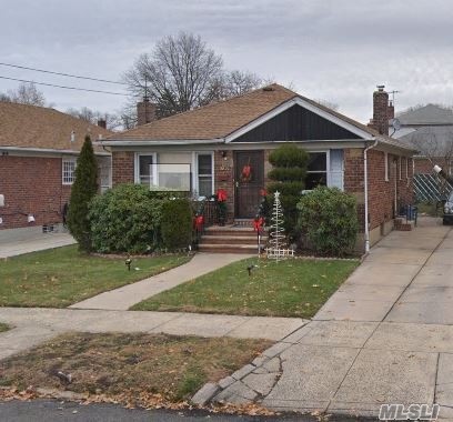 Whitestone Whole House Ranch For Rent! Features Living Room, Dining Room, 3 Bedrooms, 2 Full Baths and Full Finished Basement. Includes Use of Yard and Driveway. Hardwood Floors Throughout. Hot Water is Included. Tenants Pay for Gas, Electric, and Heat. Close to Public Transportation, and Shops.