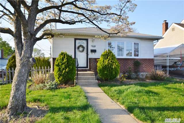 Updated Ranch W/ 1.5 Car Detached Garage! New Gas Boiler, Updated Kitchen, Bath & Windows.Newly Redone Hardwood Floors. Basement Has Ose, And Half Bath. Great House! Just Unpack And Move In!