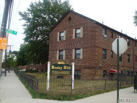 Rocky Hill Condo, Close To Bus Stop To Main St, Shopping, Conveniently Located .  Easy Showing !