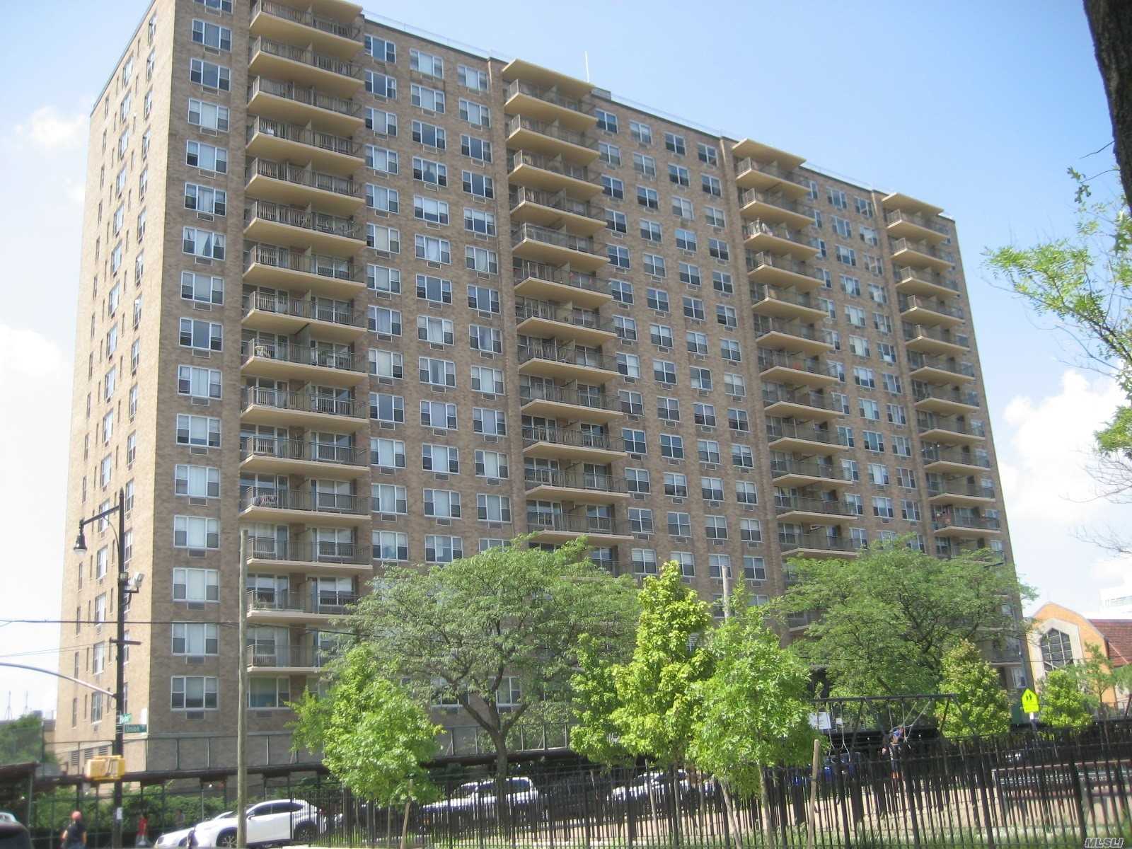 Excellent 1 Bedroom Condo In a Most Desirable Part of Flushing. Convenience To All! Transportation & Shopping. 24 Hour Doorman.