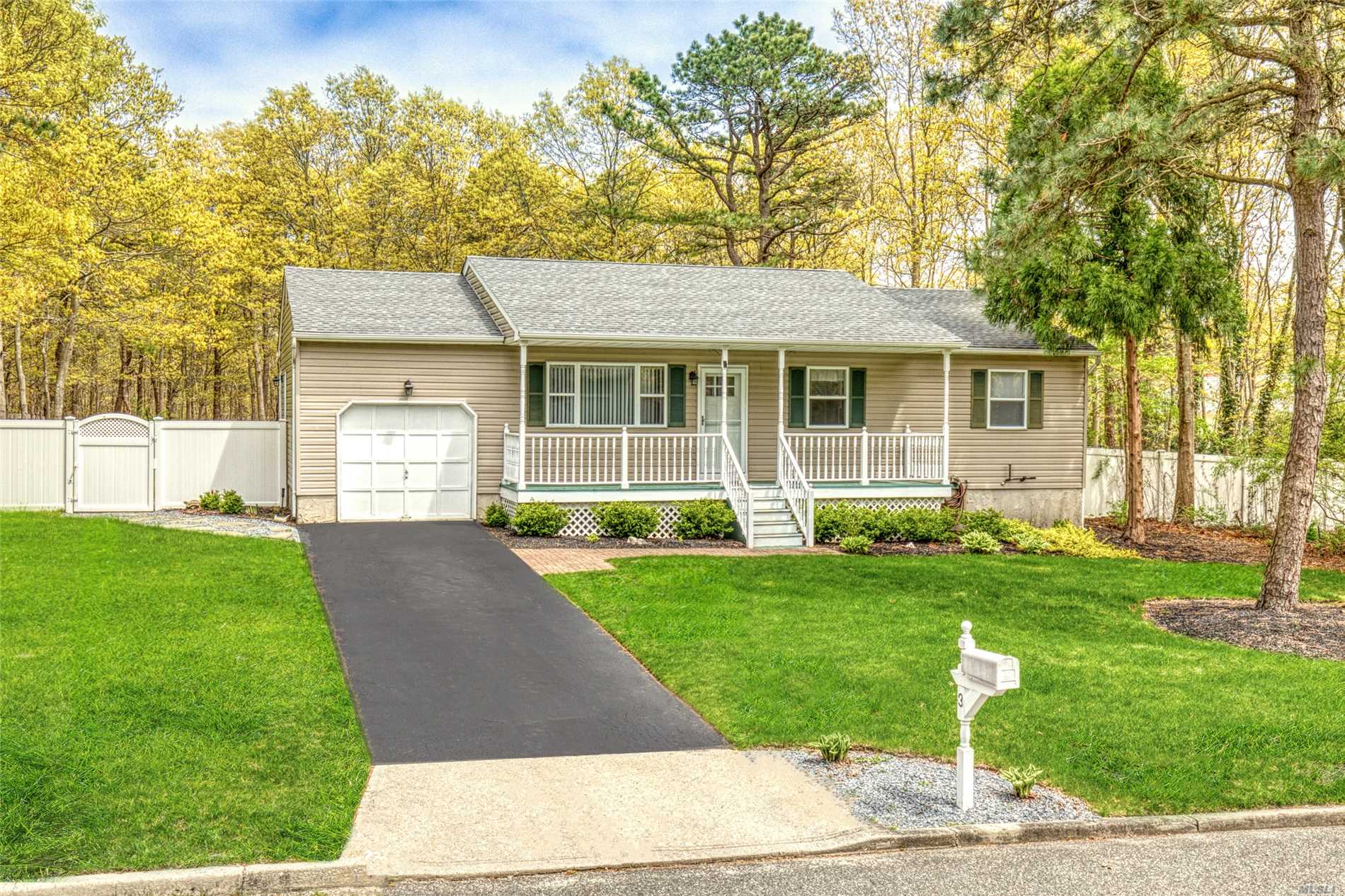This Beautifully Updated Home is Situated on a Quiet Street and Features: EIK w/Stainless Steel Appliances, Dining Room w/french doors, Master Bedroom w/full Bath, 2 Additional Bedrooms, Office, Bright and Airy Living Room, Full Finished Basement & 1 Car Garage. Tree Lined Backyard is very private. Call Today!