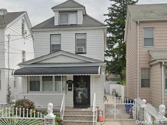 Single Family in Hollis - 204th  Queens, NY 11423