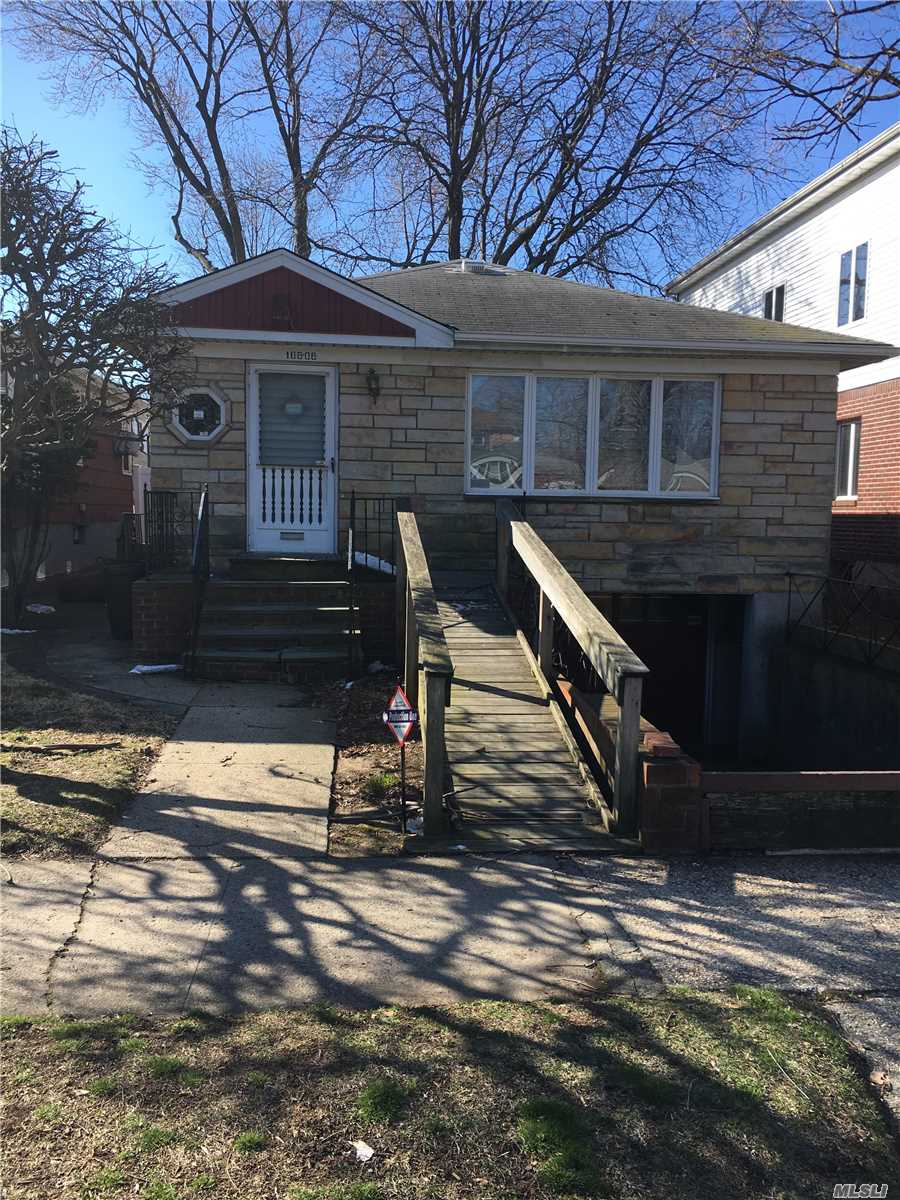 Lovely Block, Close To Houses Of Worship, Transportation. Large House