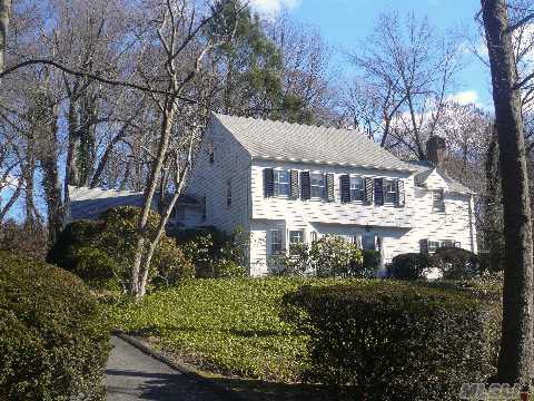 Roslyn Estates Roslyn Sd  5 Bedroom, 3.5 Bath Center Hall Colonial On A Little Over One Half Acre With Cac, 2 Car Garage, Wood Floors.