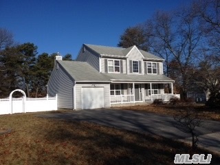 Beautiful Colonial Home,  Just 14 Years Young!