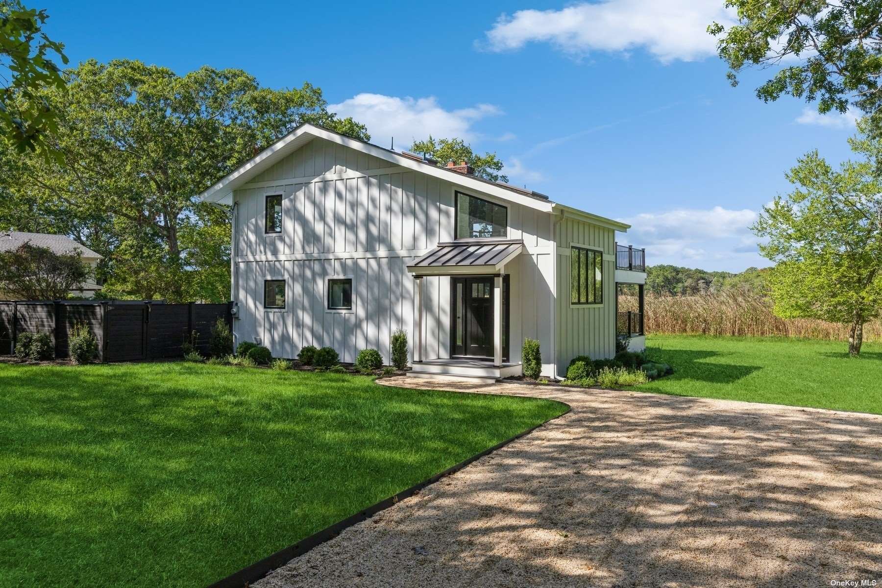 Single Family in Quogue - Old Main  Suffolk, NY 11959