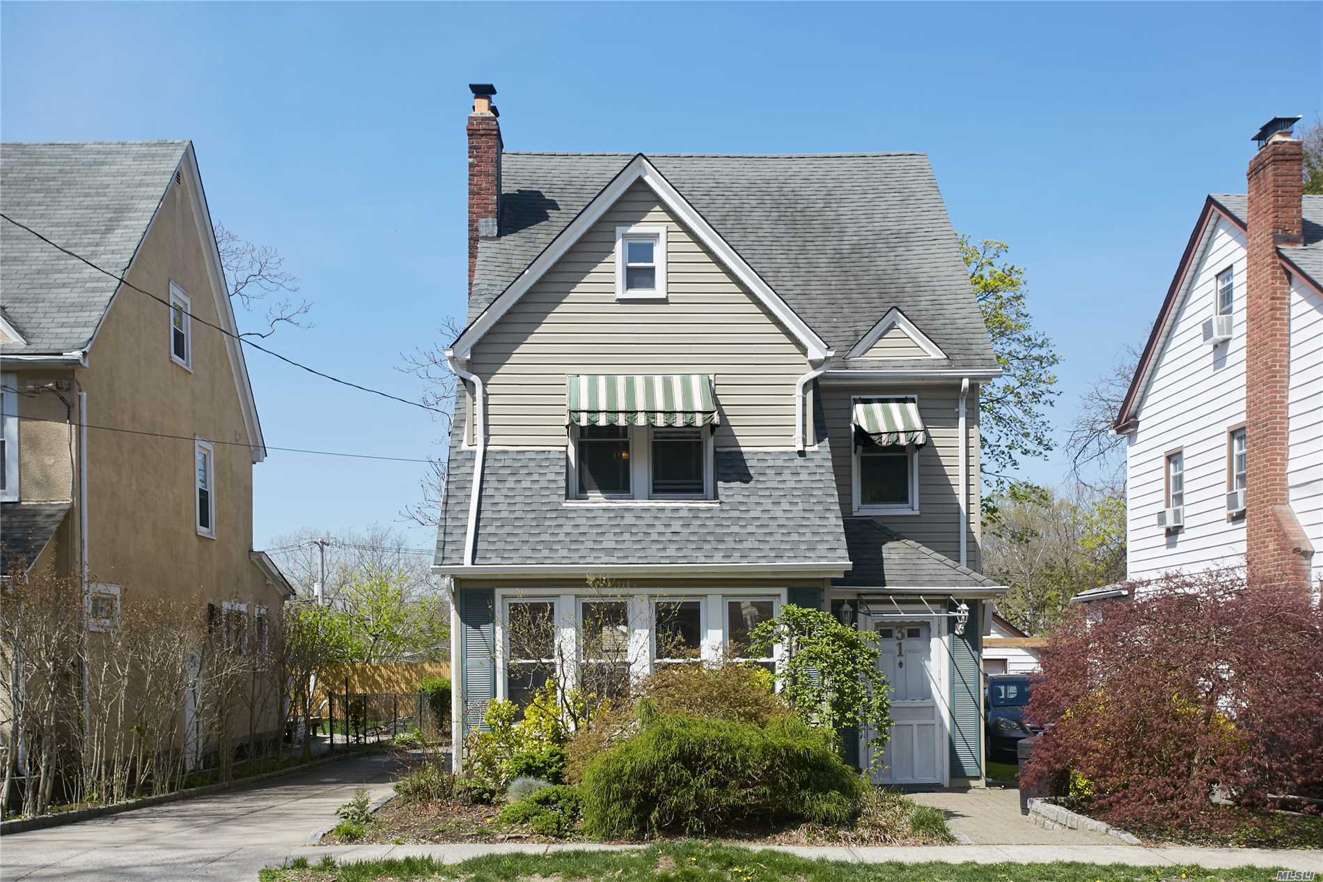 Location! Recently Updated Mid-Block Sunny Colonial With 3 Bedrooms And 2.5 Baths. Formal Living Room And Dining Room. Sunny Den, Eat-In Kitchen With Sliding Doors To Trex Patio And Nice Backyard. 2 Car Garage, Full Finished Playroom. Conveniently Located Near Buses, Lirr, Parks, Library, Shopping & Town. Lakeville Elementary- Great Neck South Middle & High Schools.