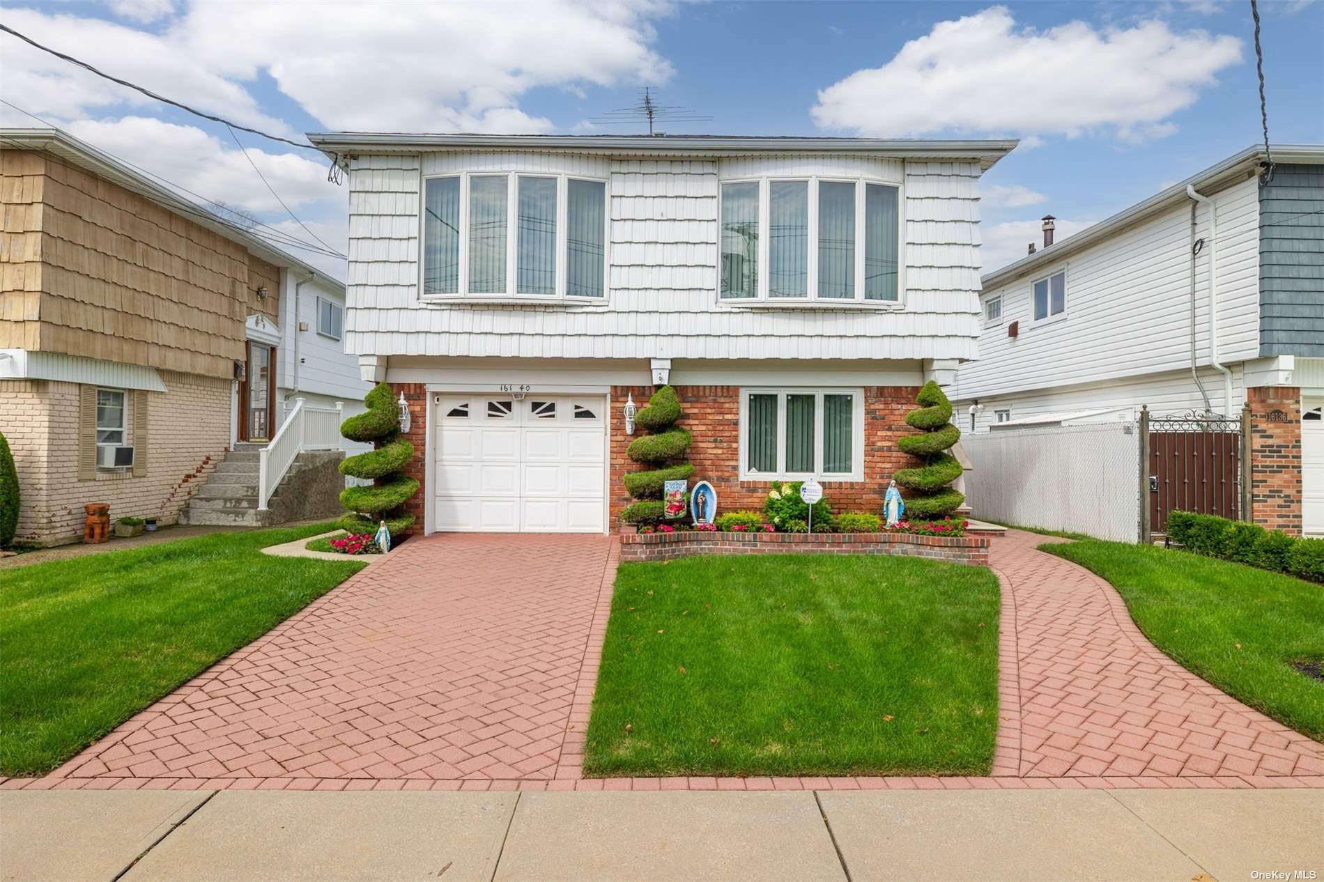 Single Family in Howard Beach - 85th  Queens, NY 11414