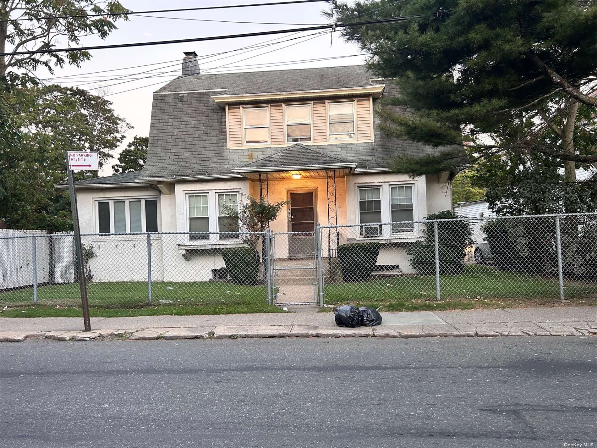 Single Family in Far Rockaway - Beach 19th  Queens, NY 11691