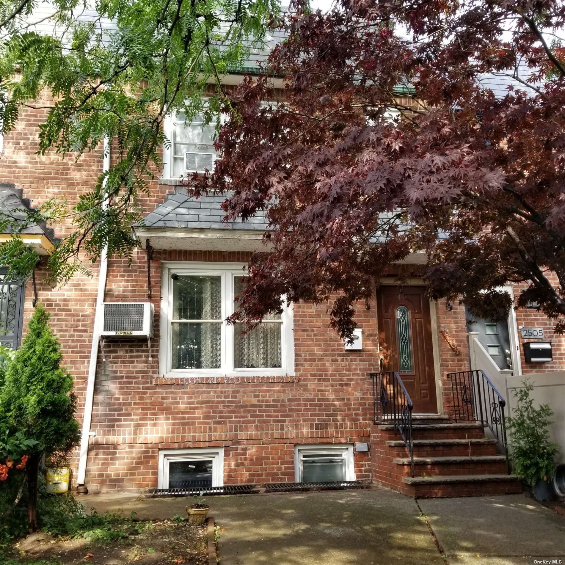 Single Family in Jackson Heights - 85  Queens, NY 11370